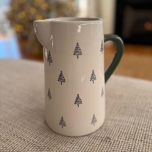 Sweet little pine tree pitcher